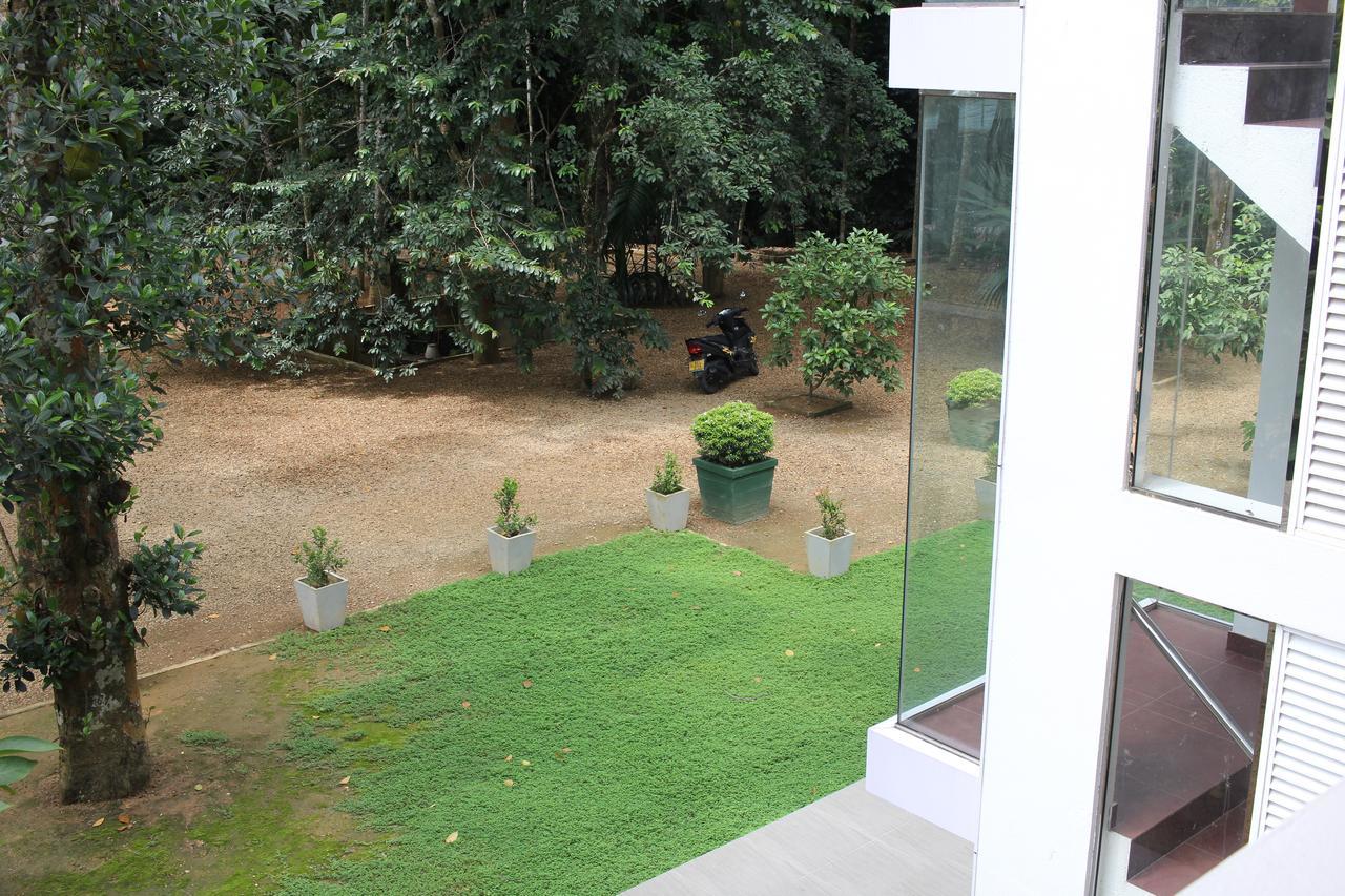 Gem Field Rest Bed & Breakfast รัตนปุระ ภายนอก รูปภาพ